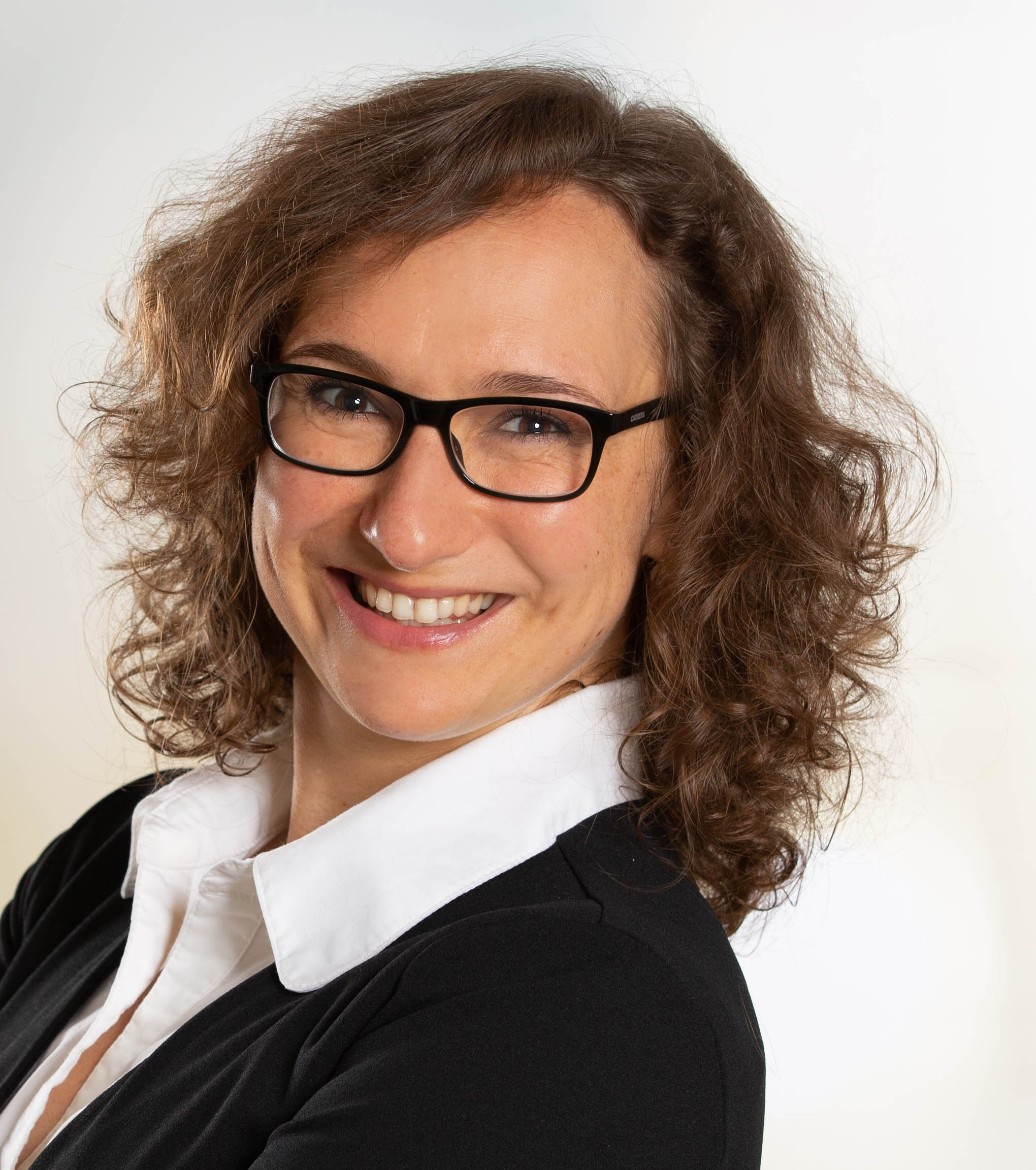 Portrait von AMM-Netzwerkpartnerin Anja Hassolt; BGF-Referentin