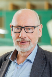 Portraitfoto von AMM-Netzwerkpartner Prof. Dr. med. h.c. Günther W. Amann-Jennson